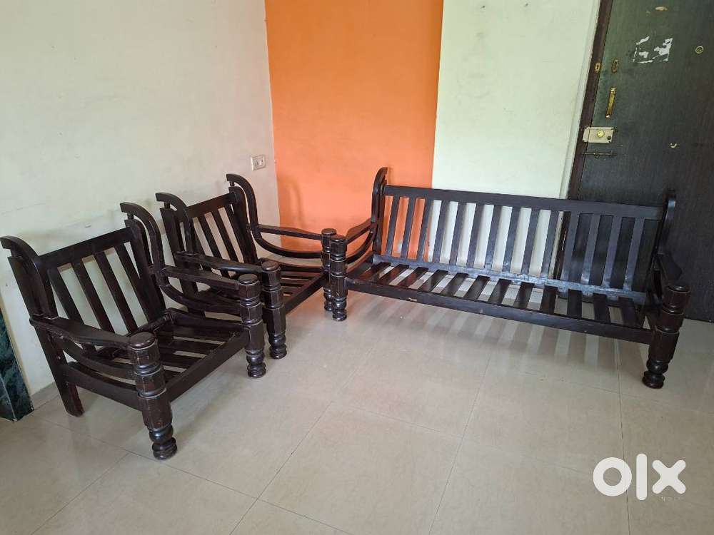 Elegant Wooden Sofa Set(3+1+1)- Sturdy Frame and Cushions