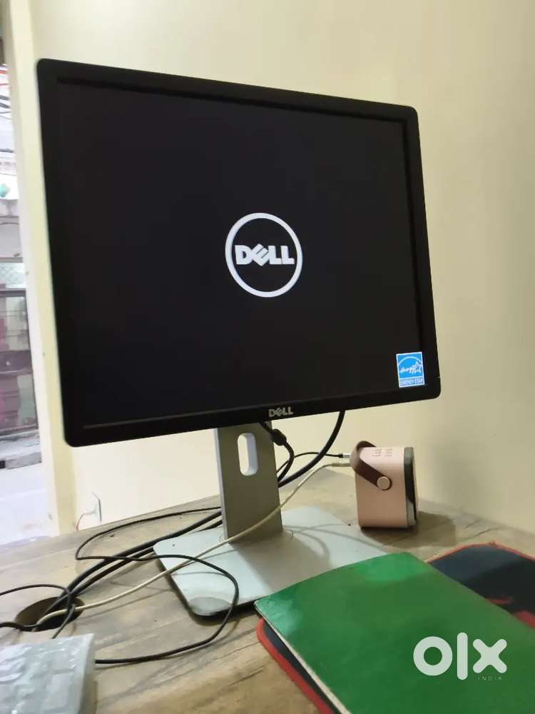 Dell 19 inch hd display