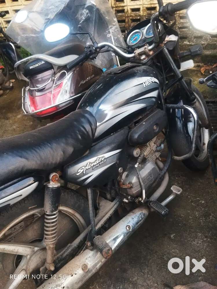 गाडी पूर्ण कंडिशन मध्ये आहे सेल स्टार्ट एक मालक एक हाथ