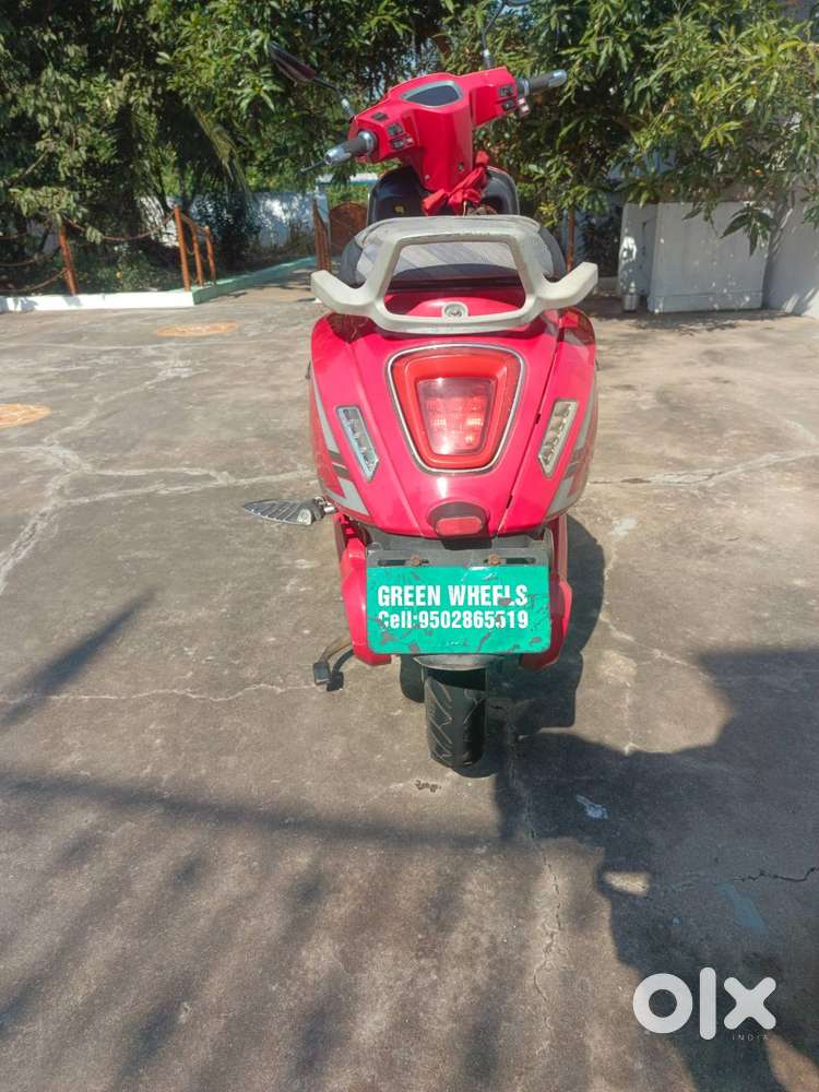 It has 3 gears, and it has the features like alarams like car remote