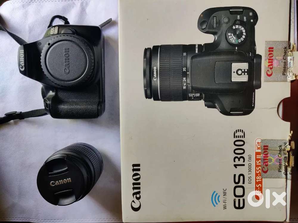 DSLR Canon 1300D with bag