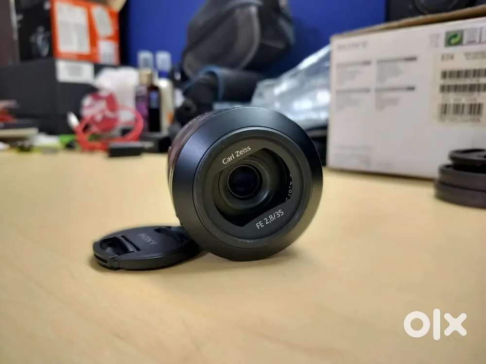 Sony Zeiss 35mm f/2.8 lens