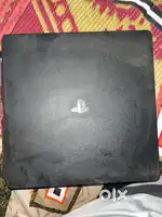 Playstation 4 with one controller