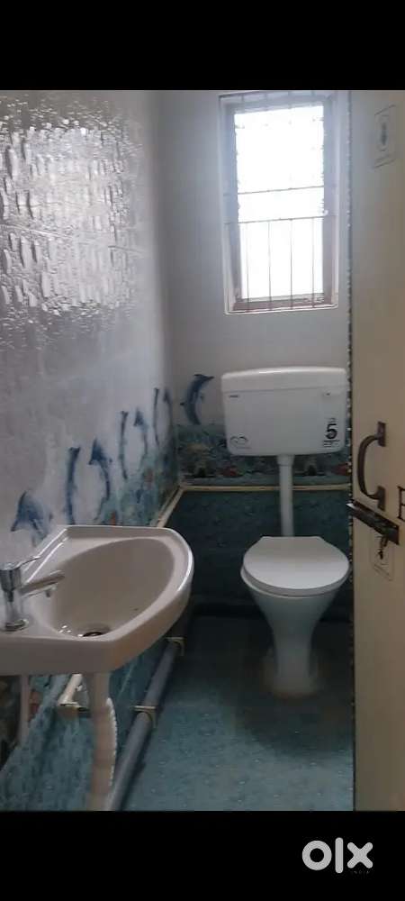 1Rk room available for rent 20min walking distance from spm