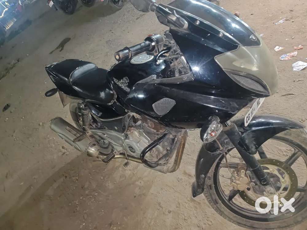 Pulsar 220 f