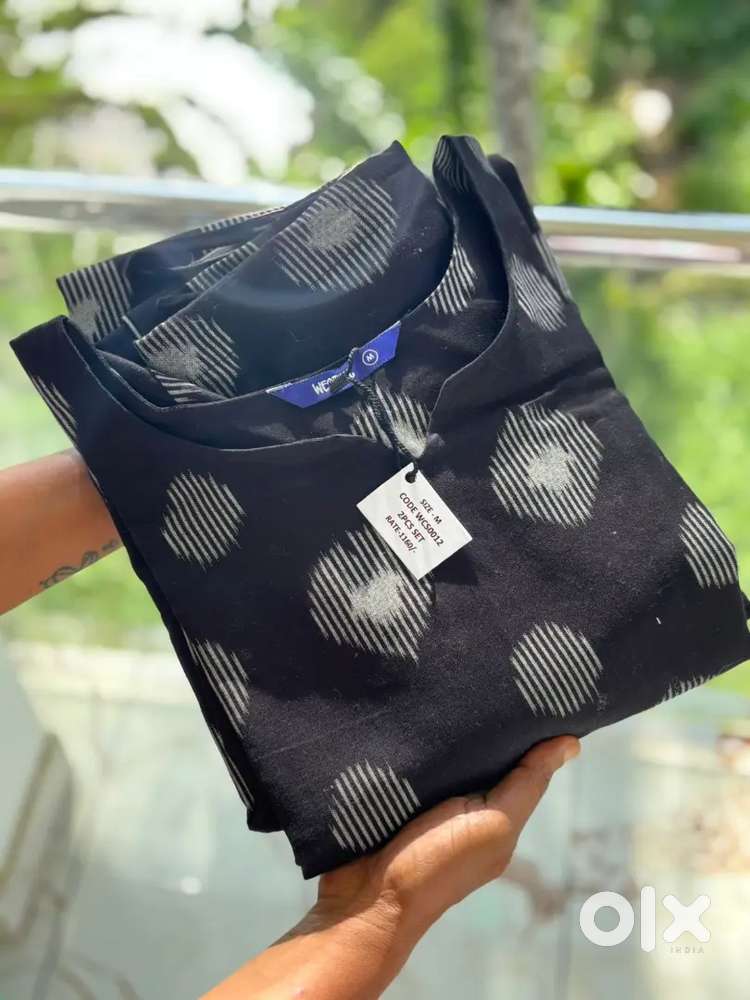 Simple. Chic. Stunning. All in black.