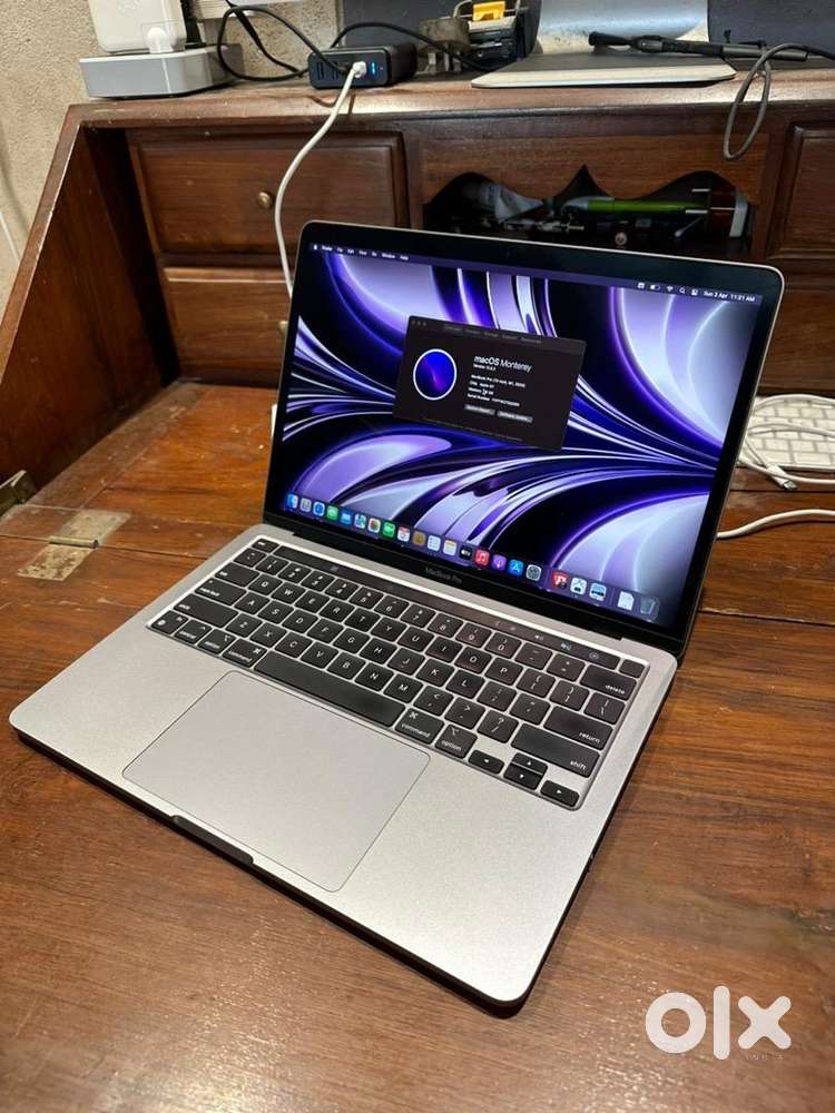 M1 Macbook Pro 16gb ram 256gb 13 inch Scratchless