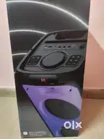 PARTY SPEAKER BOAT 390/400 BRAND NEW FIXED PRICE NO BARGAIN