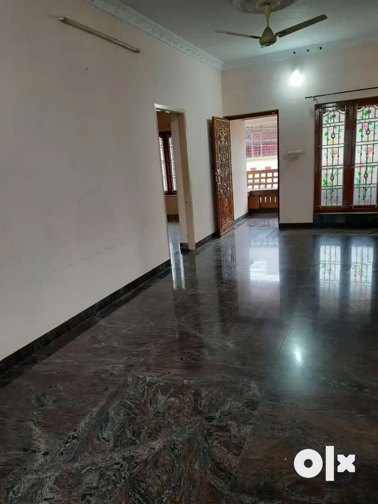 Pattom 3Bhk Upstair Semi Furnished House..Preferred Employee Family..