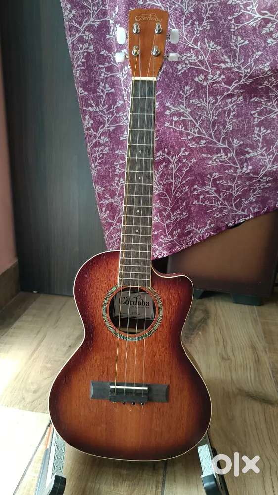 Cordoba 15TM-CE Edge Burst Tenor Cutaway Ukulele