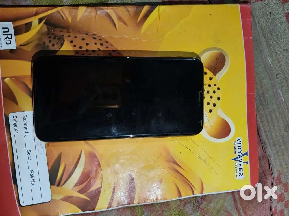 Selling iphone xs