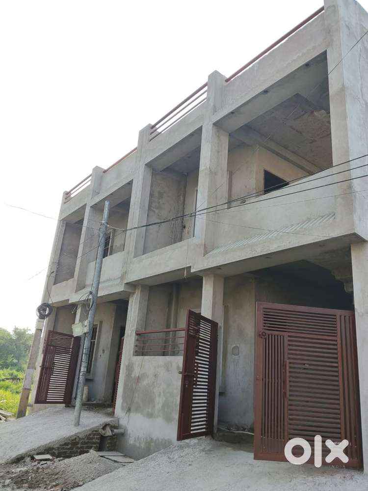 Makan near by amity university gomti nagar