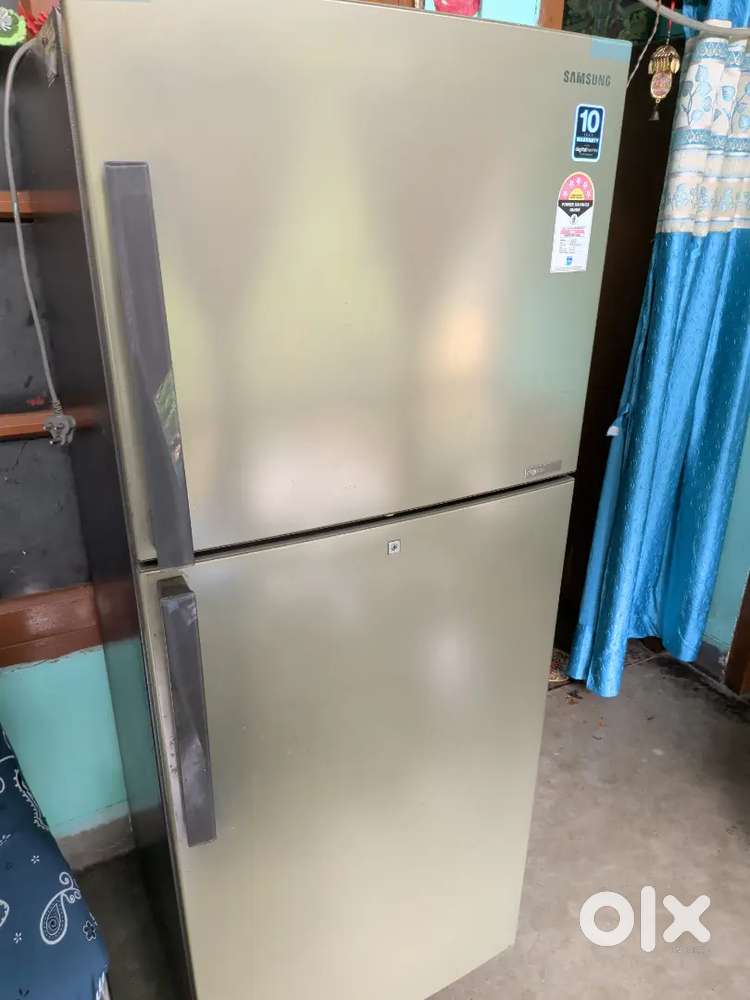 Samsung 393L double door fridge