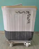 Semi automatic washing machine