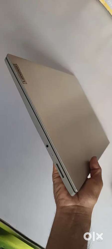 Lenovo IdeaPad slim3 10th gen i3 8gb 256gb
