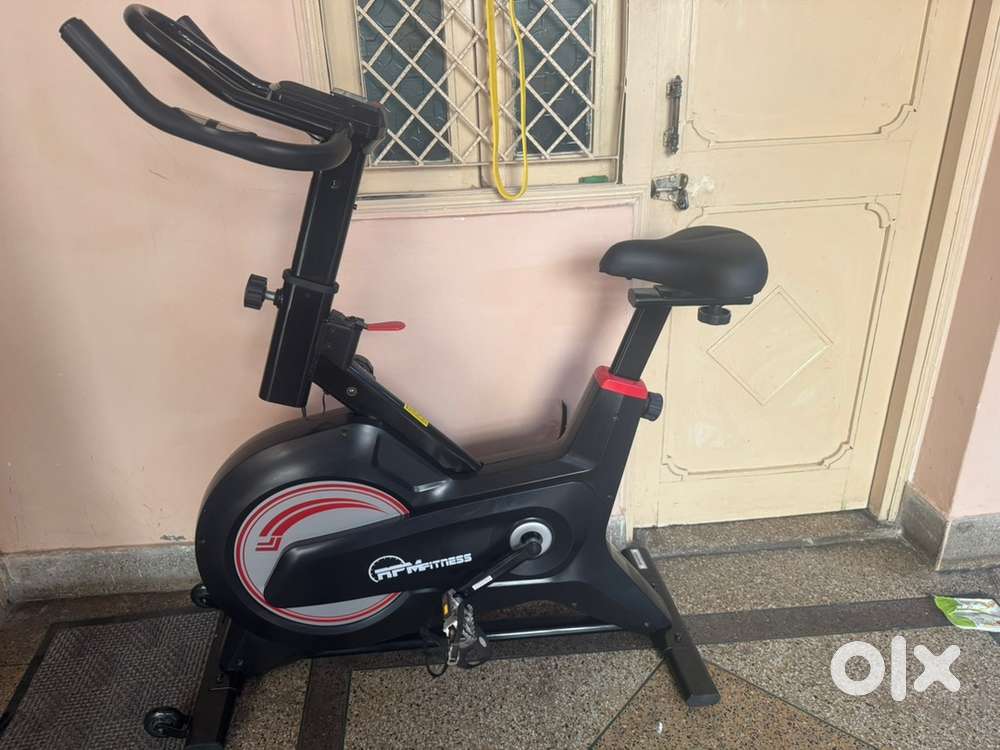 Noise-free, Sound proof E-biye for home workout. Premium HRX*Cutfit.