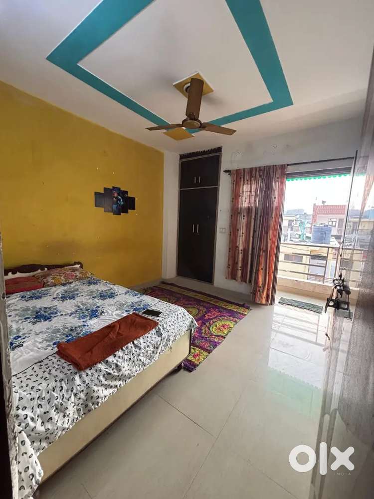 2BHK Full Furnished Flat Near Dwarka mod – Top Floor with Roof Access