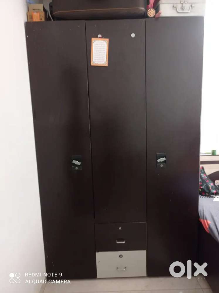 Metal wardrobe