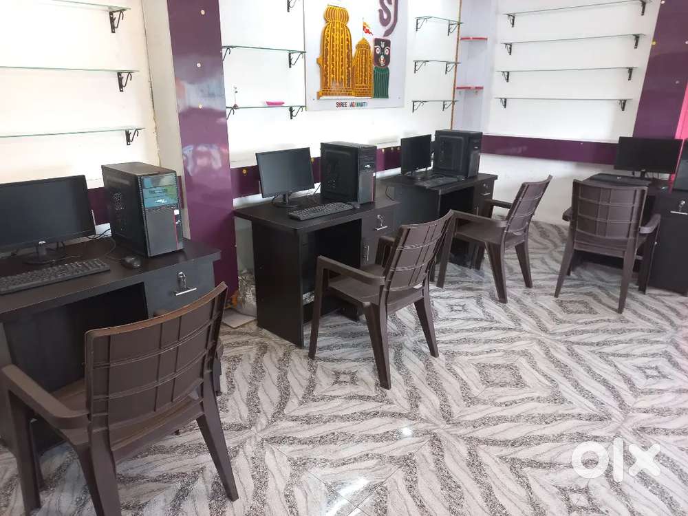 Premium quality office Table with lockers and Desktop Set