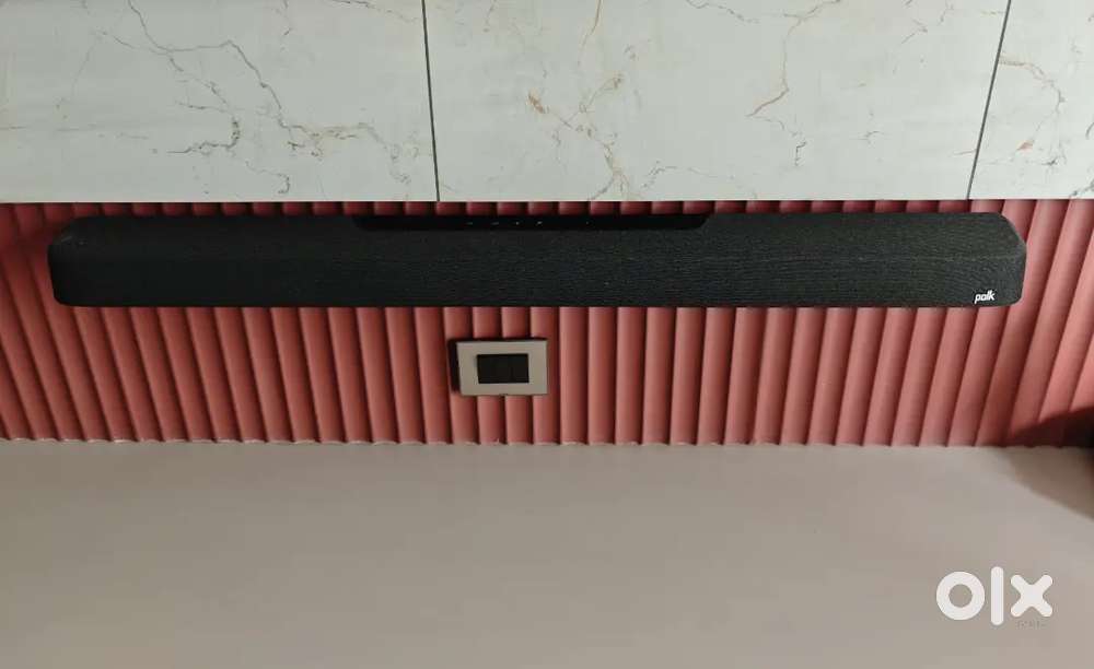 TV Soundbar - Polk Audio, 1.5 years old