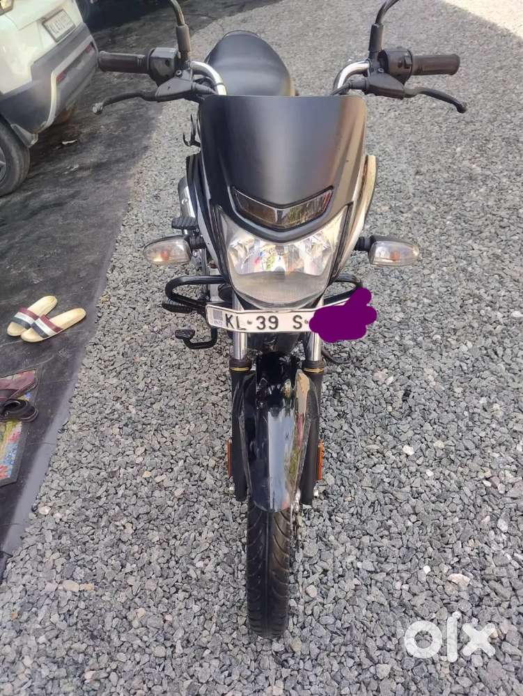 2022 Bajaj Platina Black