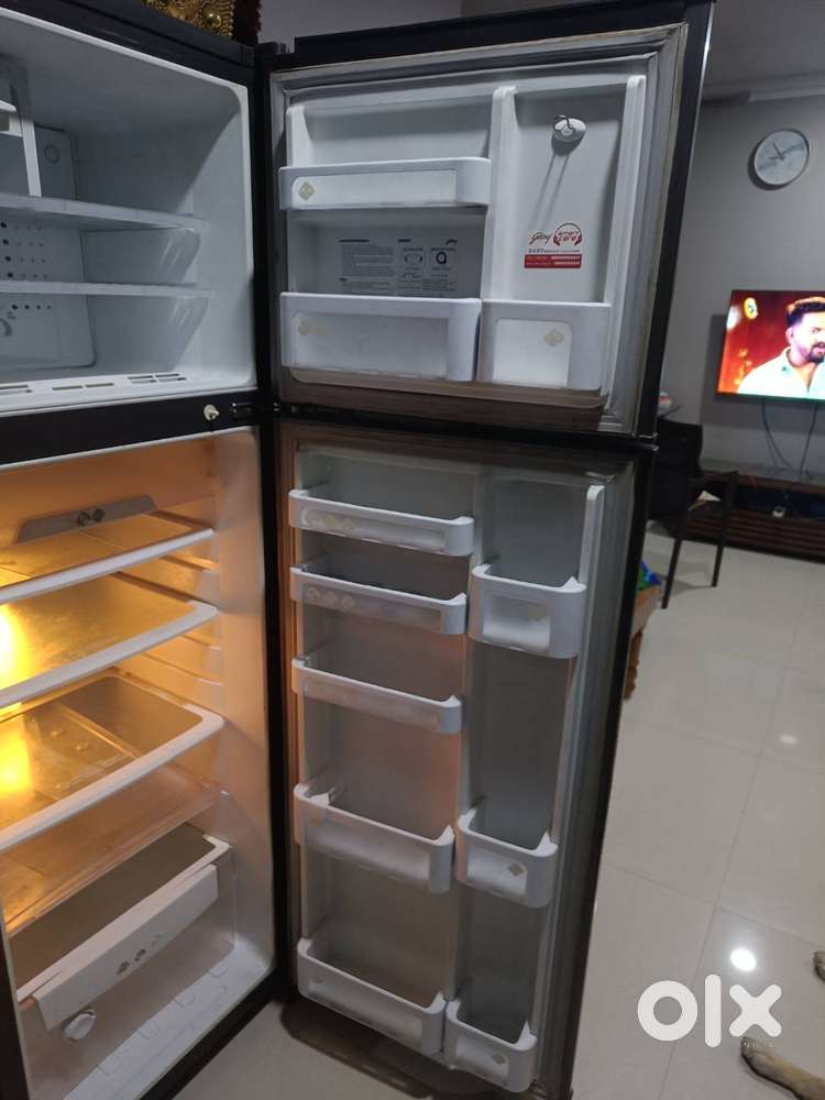 GODREJ EON, Model GFE 36,CMT4N/2012. 343 Liters. 4 Star