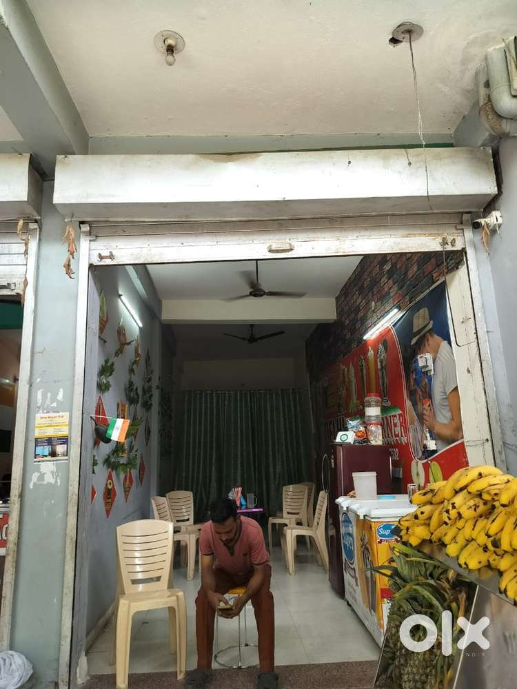 Rent for shop near graphic era clement town