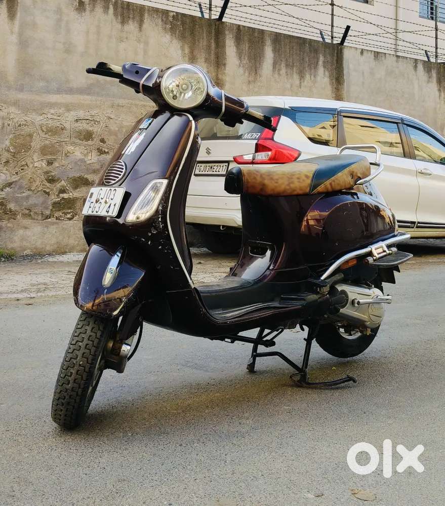 Mahadev bikes rajkot 80 feet road Laxmiwadi main road opp anand bakery