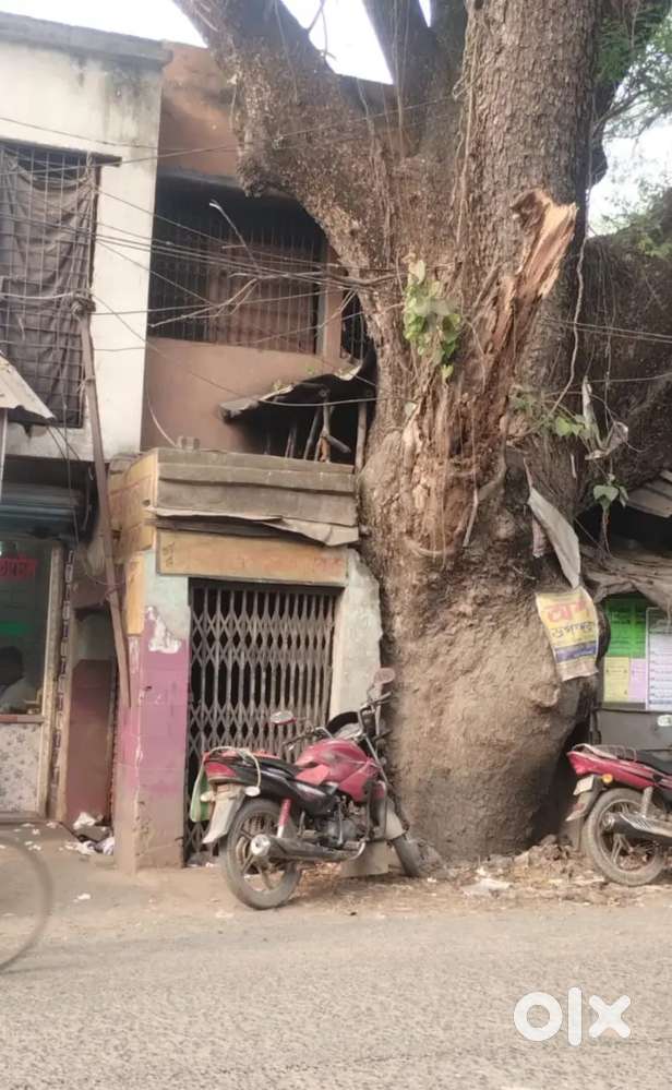 ঘটকপুকুর এ হাইওয়ের ওপরে দুতলা দোকান বিক্রি হবে মাত্র ৩০ লক্ষ্ টাকায়।