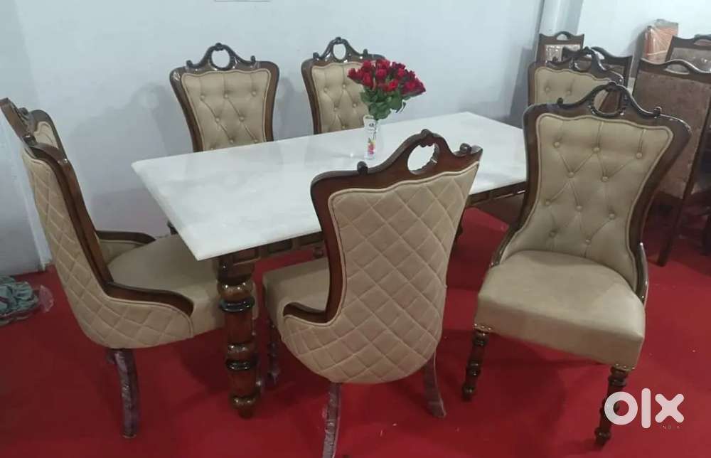 Dinning table available in starf dream furniture