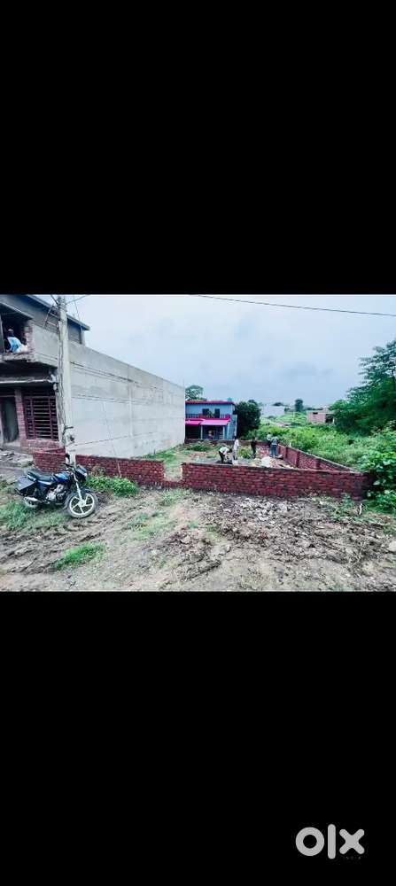 Plot 203 gaj, two side open (front & back)