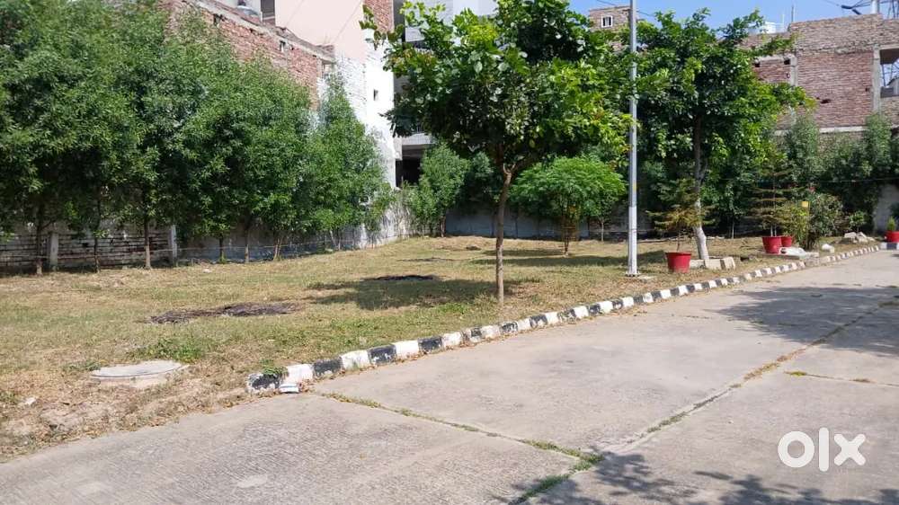 241 GAJ CORNER PLOT WITH SIDE PARK BANG ON UPCOMING PR6 ROAD