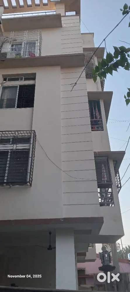 Rent 3 BHK,Hatigaon, Near Little Flower School, Flower Lane.