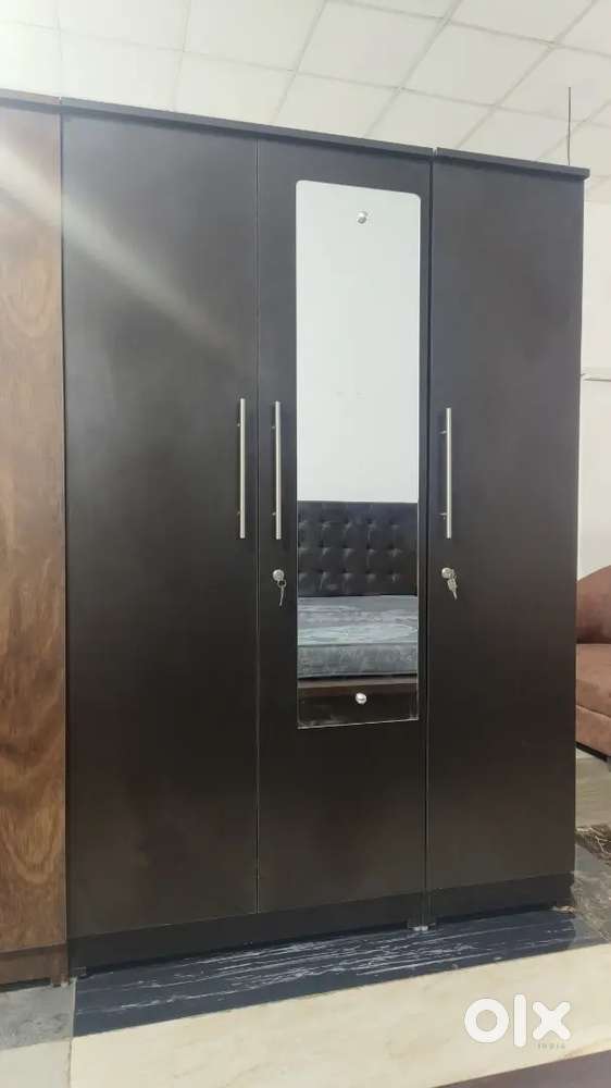 Wadrobes 3 door Almari