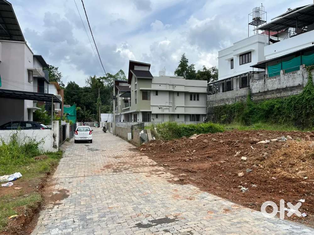 Kakkanad athani 4 cent villa plot for sale