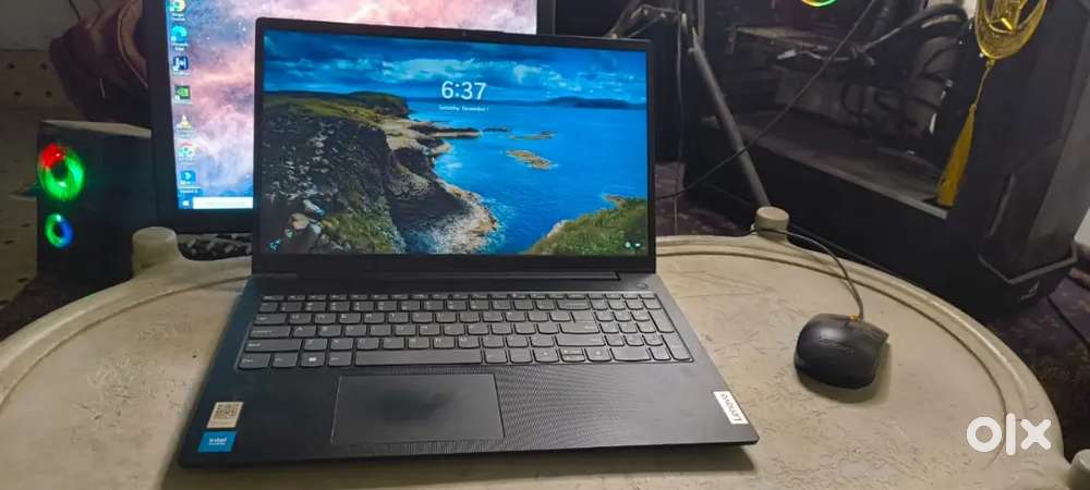 Lenovo V15