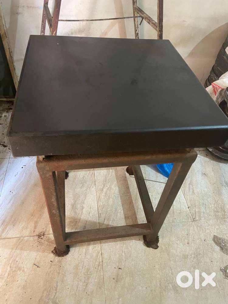 Surface plate & digital height guage