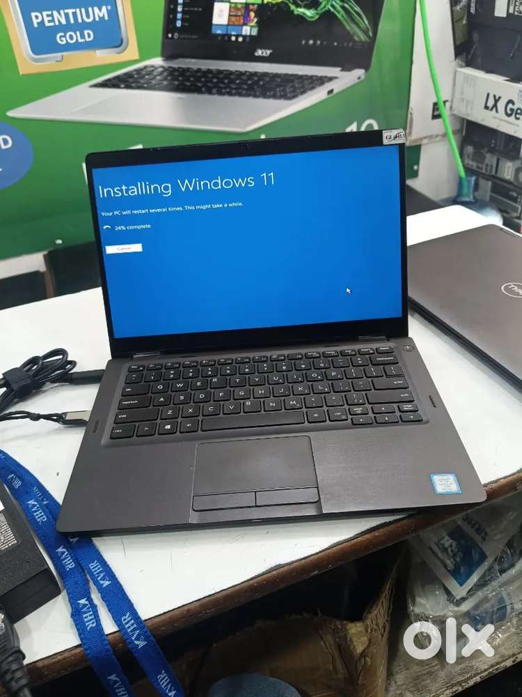 Dell cor i3 10the ram 8 SSD 256 new candision laptop