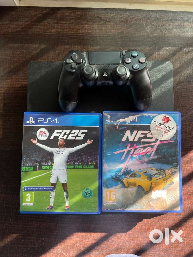Playstation 4 with 2 games