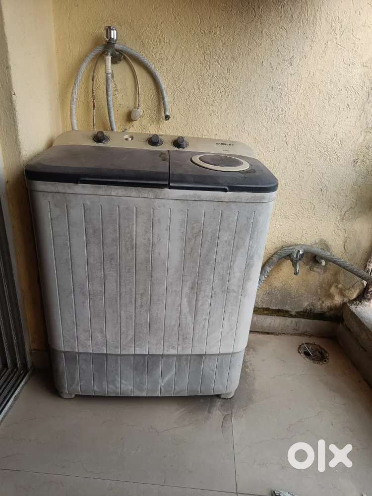 Semi automatic washing machine