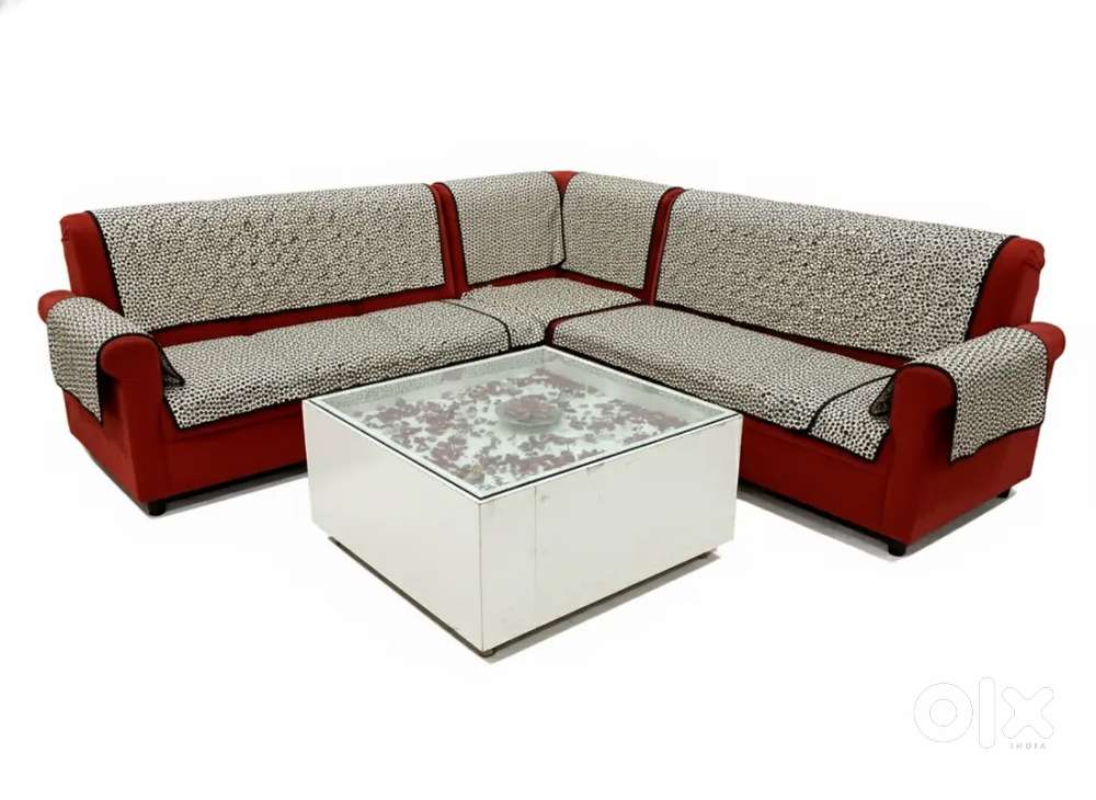Stylish Red Sofa Set & Flower Petal Display Glass Table.