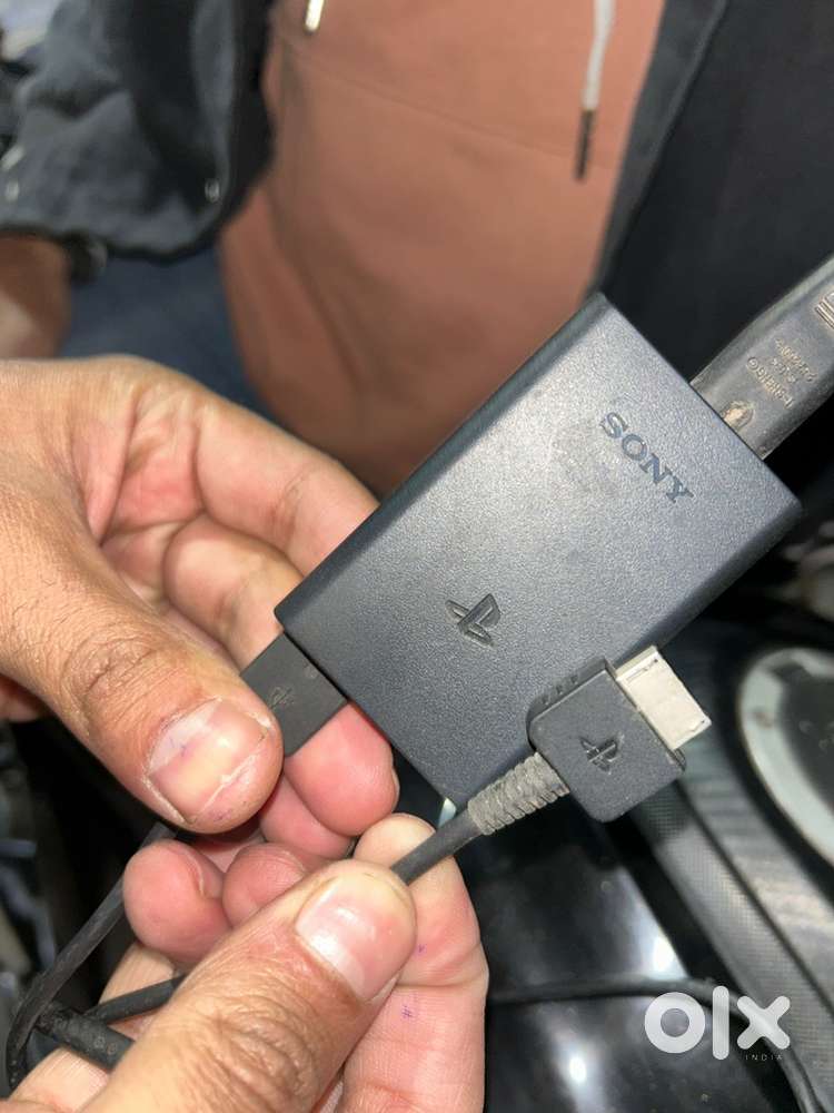 PlayStation 4 camera and Veta charger