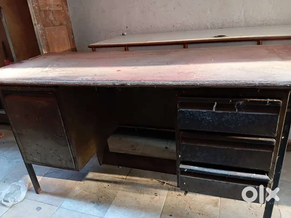 Iron table with racks