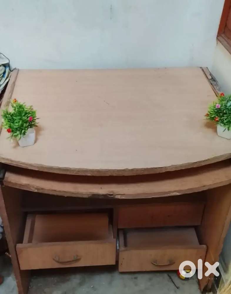 Computer table or study table