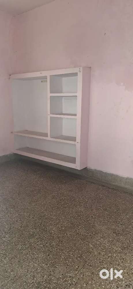 Ground floor 3 room set in shivpur shahbajganj