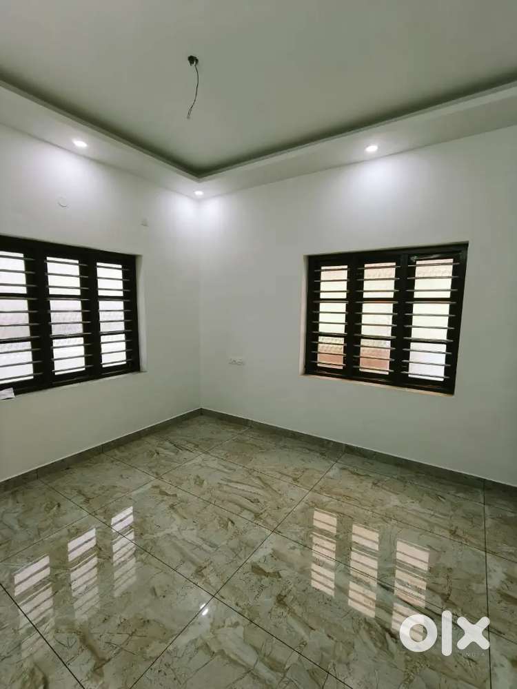 Employee Bachelors welcome 5 bhk home tripunithura eroor