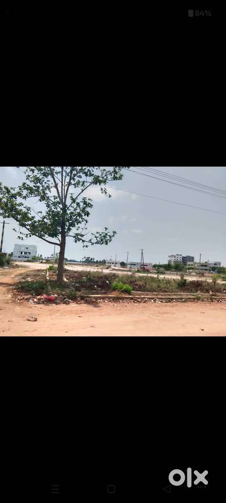 300 sqyards north east corner plot, negotiable