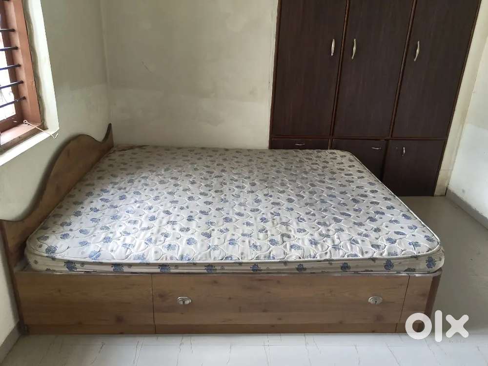 KING SIZE BED