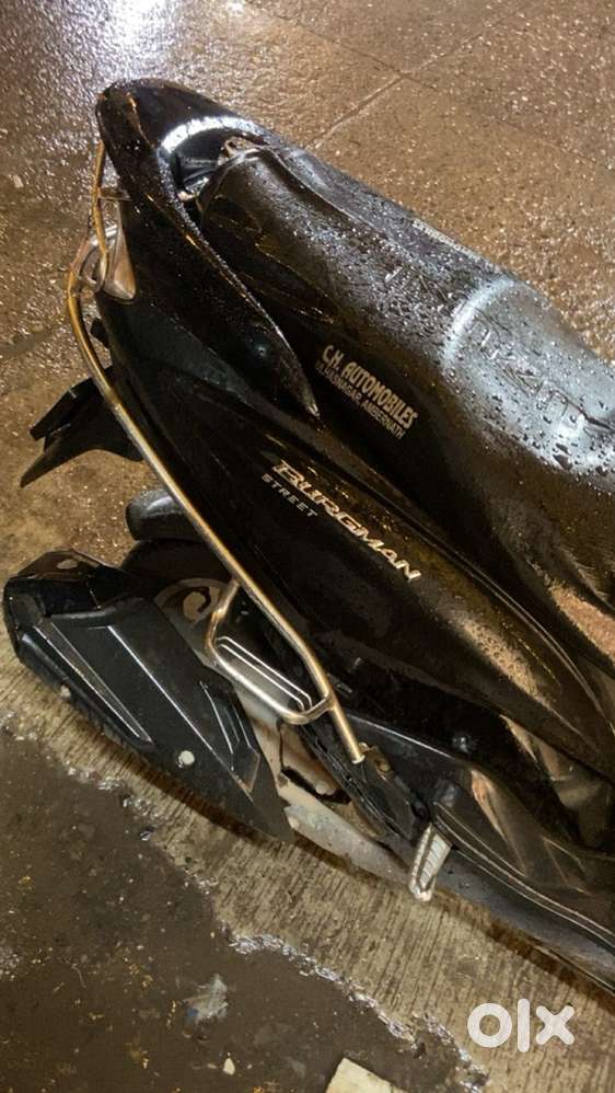 Almost 2023 burgman street 125cc scooter