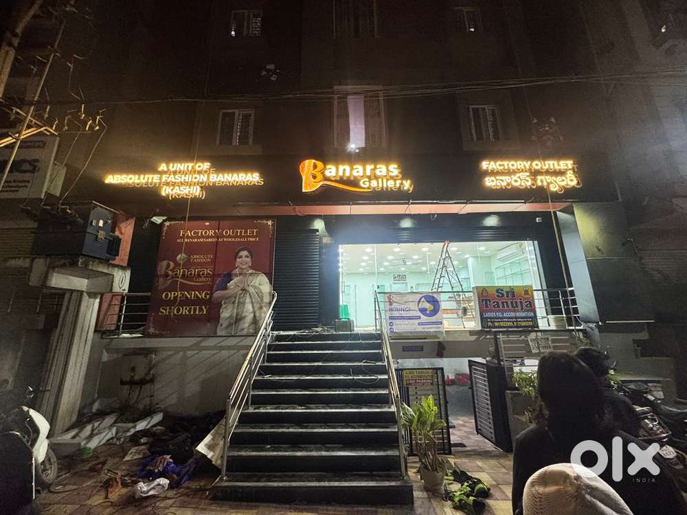 Urgently Hiring Sales Girl for saree shop experience or fresher